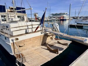 GRAND BANKS 42 CLASSIC - TRAWLER OCCASION - MARINE COURTAGE (1)