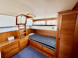 GRAND BANKS 42 CLASSIC - TRAWLER OCCASION - MARINE COURTAGE (12)