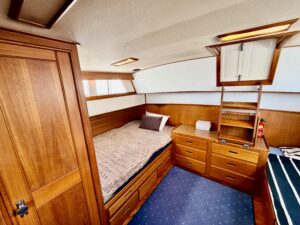 GRAND BANKS 42 CLASSIC - TRAWLER OCCASION - MARINE COURTAGE (13)