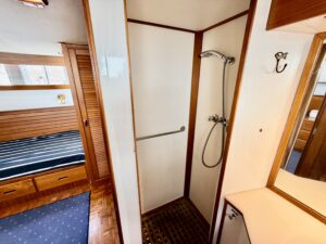 GRAND BANKS 42 CLASSIC - TRAWLER OCCASION - MARINE COURTAGE (17)