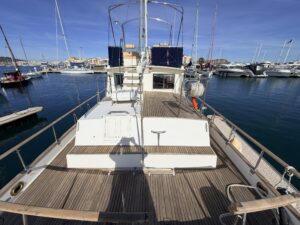 GRAND BANKS 42 CLASSIC - TRAWLER OCCASION - MARINE COURTAGE (2)