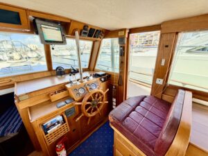 GRAND BANKS 42 CLASSIC - TRAWLER OCCASION - MARINE COURTAGE (23)