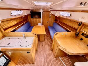 BAVARIA 30 CRUISER - VOILIER OCCASION MARINE COURTAGE (2)