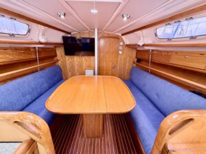 BAVARIA 30 CRUISER - VOILIER OCCASION MARINE COURTAGE (6)
