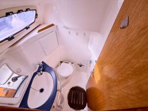 BAVARIA 30 CRUISER - VOILIER OCCASION MARINE COURTAGE (8)