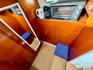 BENETEAU ANTARES SERIE 9 - BATEAU MOTEUR OCCASION MARINE COURTAGE (6)