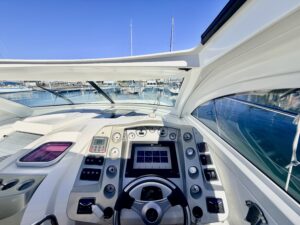 BENETEAU MONTE CARLO 37 - BATEAU MOTEUR OCCASION MARINE COURTAGE (12)