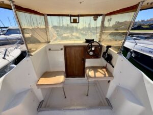 ULTRAMAR ULTRA 535 - BATEAU MOTEUR OCCASION MARINE COURTAGE (10).2