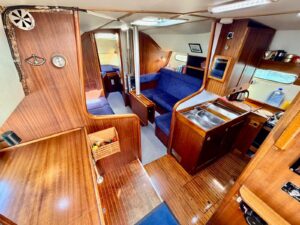 FINNSAILER 38 - VOILIER OCCASION MARINE COURTAGE (12)