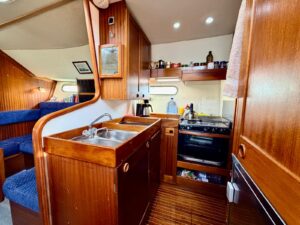 FINNSAILER 38 - VOILIER OCCASION MARINE COURTAGE (14)