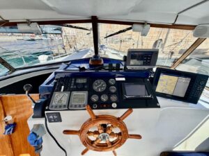 FINNSAILER 38 - VOILIER OCCASION MARINE COURTAGE (30)