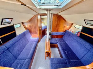 FINNSAILER 38 - VOILIER OCCASION MARINE COURTAGE (9)