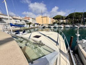 RAFFAELLI PESARO MIDDLE DAY TYPHOON - BATEAU MOTEUR OCCASION MARINE COURTAGE (15)
