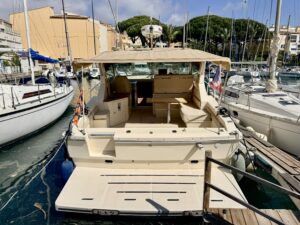 RAFFAELLI PESARO MIDDLE DAY TYPHOON - BATEAU MOTEUR OCCASION MARINE COURTAGE (18).2