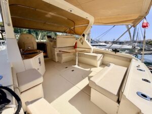 RAFFAELLI PESARO MIDDLE DAY TYPHOON - BATEAU MOTEUR OCCASION MARINE COURTAGE (23)