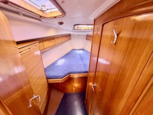 BAVARIA 37 CRUISER - VOILIER OCCASION MARINE COURTAGE (10)
