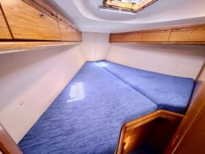 BAVARIA 37 CRUISER - VOILIER OCCASION MARINE COURTAGE (11)