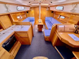 BAVARIA 37 CRUISER - VOILIER OCCASION MARINE COURTAGE (2)