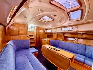 BAVARIA 37 CRUISER - VOILIER OCCASION MARINE COURTAGE (6)