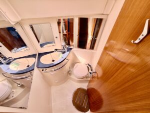BAVARIA 37 CRUISER - VOILIER OCCASION MARINE COURTAGE (9)