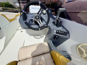 BENETEAU FLYER 6 SPORT DECK - BATEAU MOTEUR OCCASION MARINE COURTAGE (18)