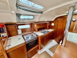 BENETEAU OCEANIS 351 - VOILIER OCCASION MARINE COURTAGE (10)