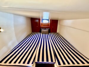 CRANCHI SMERALDO 37 - BATEAU MOTEUR OCCASION - MARINE COURTAGE (10)