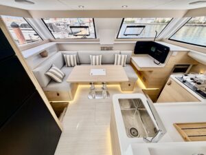 AVENTURA A 37 CRUISE - CATAMARAN OCCASION MARINE COURTAGE (14)