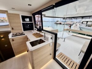 AVENTURA A 37 CRUISE - CATAMARAN OCCASION MARINE COURTAGE (17)