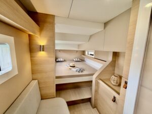 AVENTURA A 37 CRUISE - CATAMARAN OCCASION MARINE COURTAGE (22)