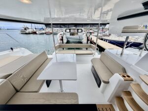 AVENTURA A 37 CRUISE - CATAMARAN OCCASION MARINE COURTAGE (42)
