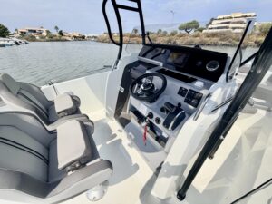 JEANNEAU CAP CAMARAT 7.5 CC S3 - BATEAU MOTEUR OCCASION MARINE COURTAGE (4)
