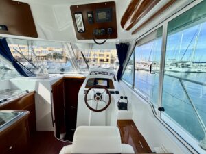 BENETEAU ANTARES 9.80 - BATEAU MOTEUR OCCASION MARINE COURTAGE (15)