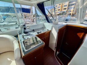 BENETEAU ANTARES 9.80 - BATEAU MOTEUR OCCASION MARINE COURTAGE (17)