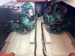 BENETEAU ANTARES 9.80 - BATEAU MOTEUR OCCASION MARINE COURTAGE (5)