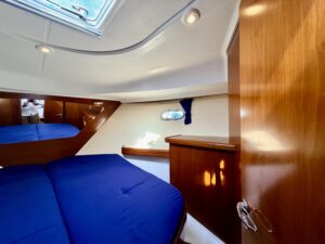 BENETEAU ANTARES 9.80 - BATEAU MOTEUR OCCASION MARINE COURTAGE (8)