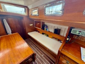 CONSTRUCTION MARC CHAMAY - VOILIER OCCASION MARINE COURTAGE (6)