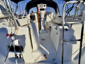 BENETEAU OCEANIS CLIPPER 323 - VOILIER OCCASION MARINE COURTAGE (5).2