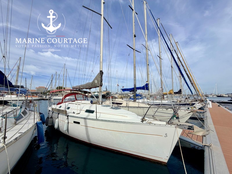 Beneteau Oceanis Clipper 331 Marine Courtage - bateau d'occasion – Herault. Spécialiste du bateau d'occasion